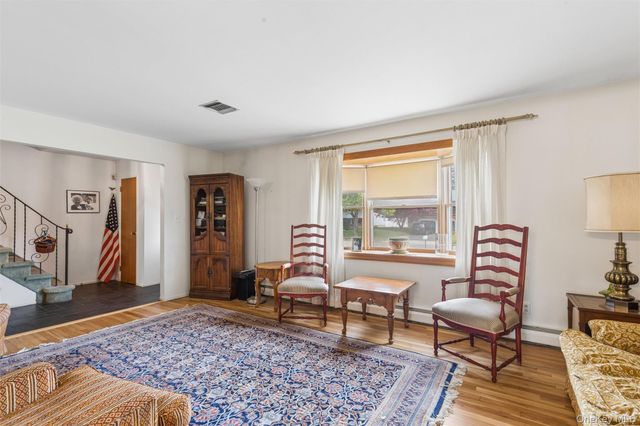 2 Garvey Drive, Hauppauge, NY 11788