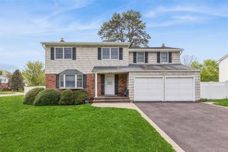 2 Garvey Drive, Hauppauge, NY 11788