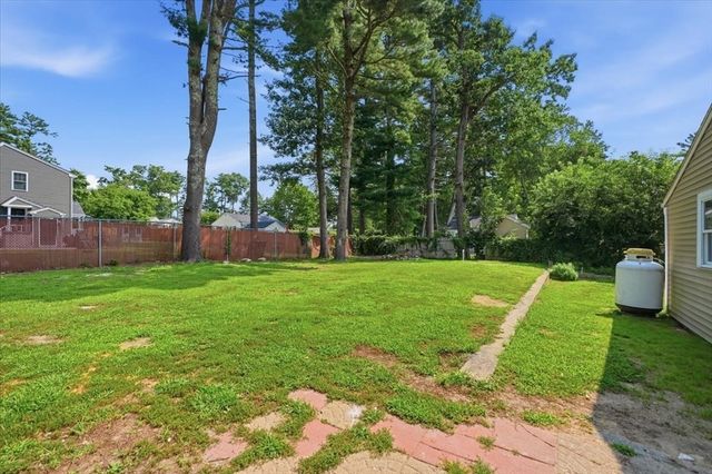 11 3rd Ave., Lakeville, MA 02347