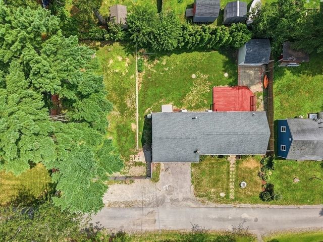 11 3rd Ave., Lakeville, MA 02347