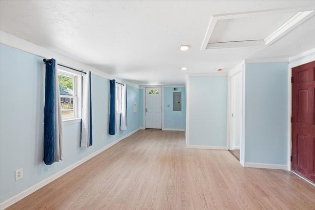 11 3rd Ave., Lakeville, MA 02347