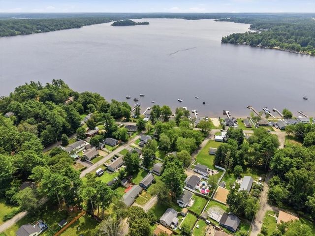 11 3rd Ave., Lakeville, MA 02347
