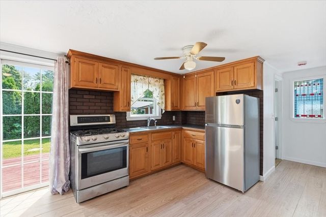 11 3rd Ave., Lakeville, MA 02347