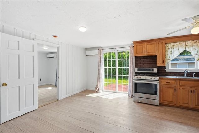 11 3rd Ave., Lakeville, MA 02347