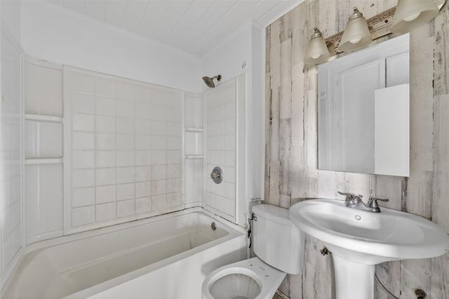 709 E CRENSHAW STREET, Tampa, FL 33604