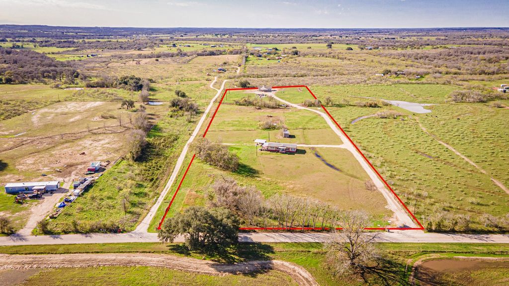 3370 Pettytown RD, Dale, TX 78616