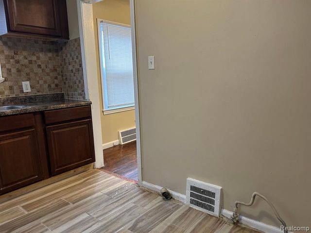 18515 Greenfield Road, Detroit, MI 48235