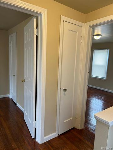 18515 Greenfield Road, Detroit, MI 48235