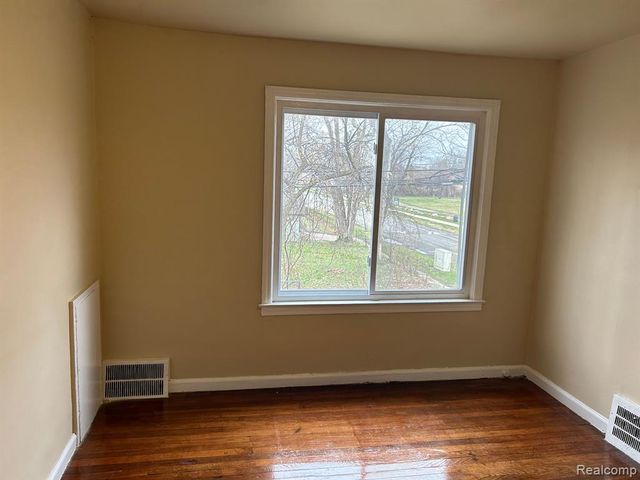 18515 Greenfield Road, Detroit, MI 48235