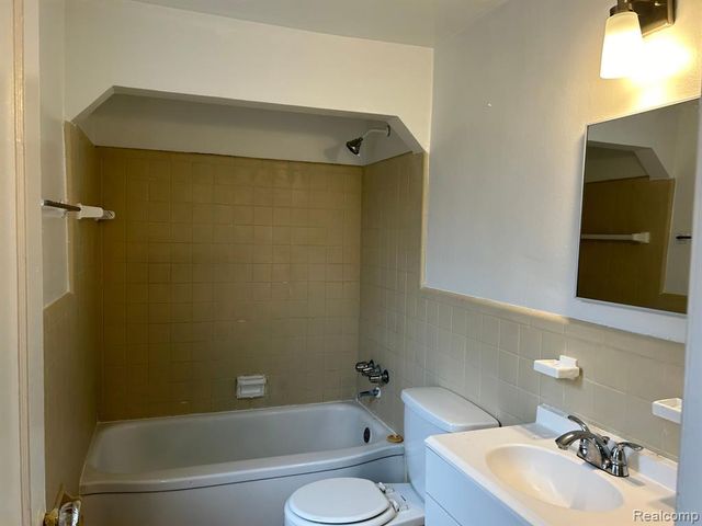 18515 Greenfield Road, Detroit, MI 48235