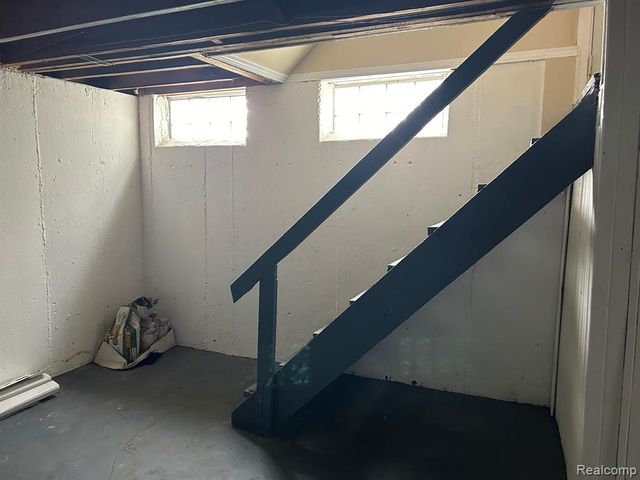 18515 Greenfield Road, Detroit, MI 48235