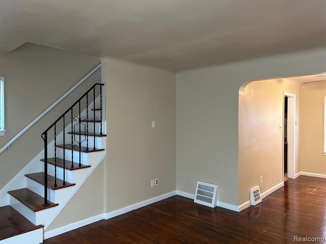 18515 Greenfield Road, Detroit, MI 48235