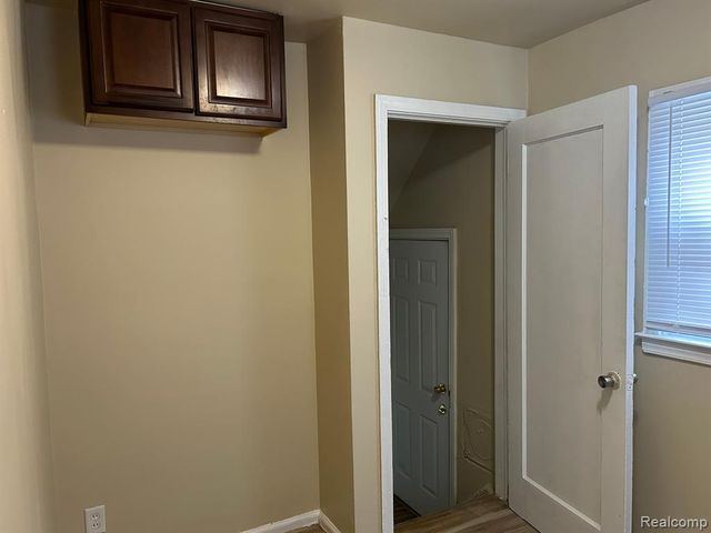 18515 Greenfield Road, Detroit, MI 48235