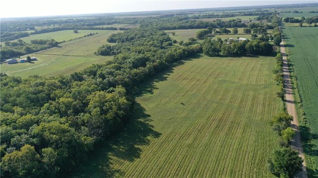 1013 2400th Street, Laharpe, KS 66751