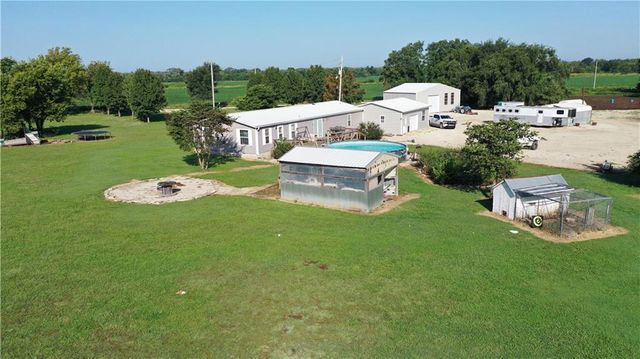 1013 2400th Street, Laharpe, KS 66751