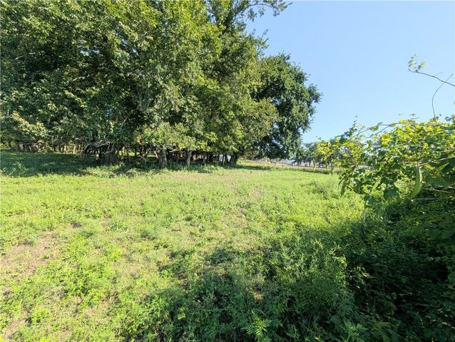 1013 2400th Street, Laharpe, KS 66751