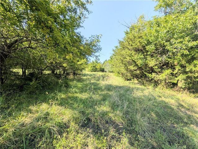 1013 2400th Street, Laharpe, KS 66751