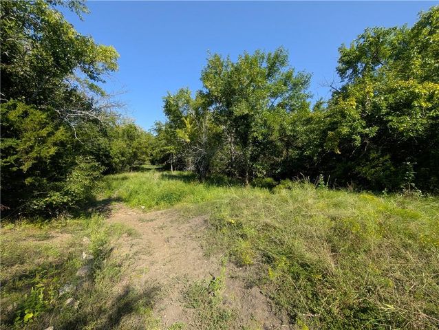 1013 2400th Street, Laharpe, KS 66751