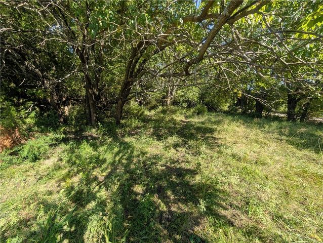 1013 2400th Street, Laharpe, KS 66751