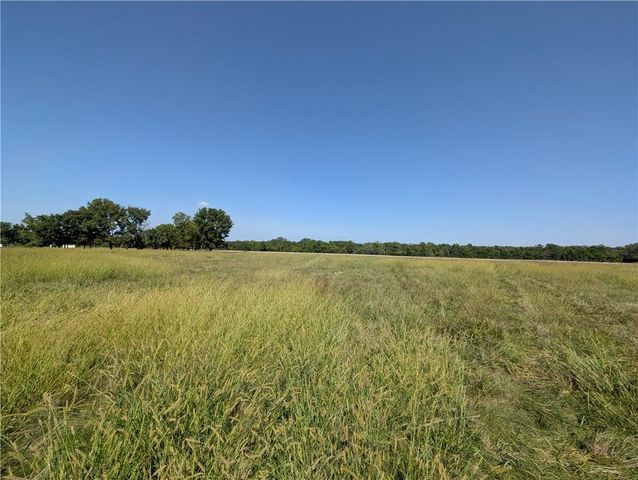 1013 2400th Street, Laharpe, KS 66751