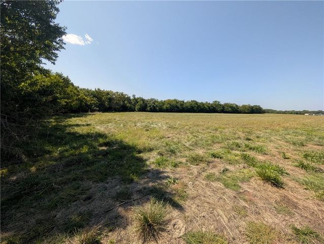 1013 2400th Street, Laharpe, KS 66751