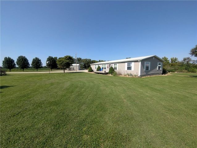 1013 2400th Street, Laharpe, KS 66751