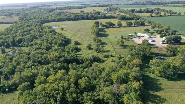 1013 2400th Street, Laharpe, KS 66751