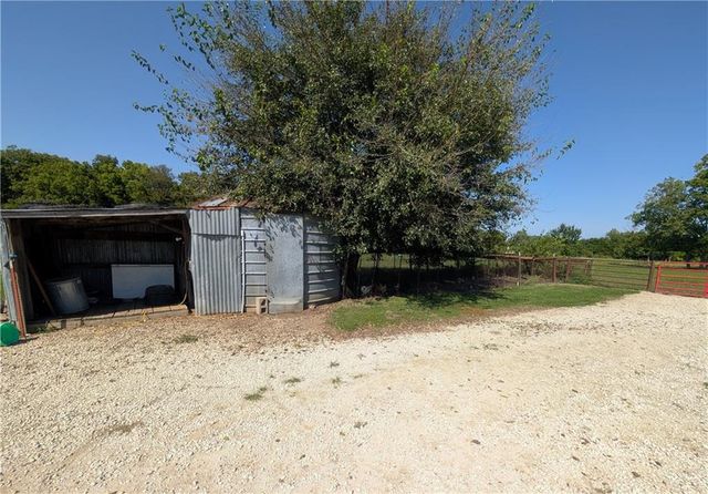 1013 2400th Street, Laharpe, KS 66751