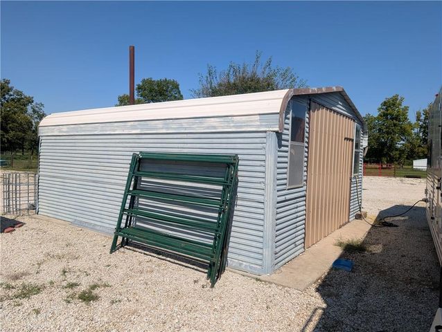 1013 2400th Street, Laharpe, KS 66751