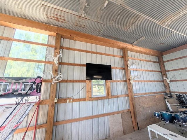 1013 2400th Street, Laharpe, KS 66751