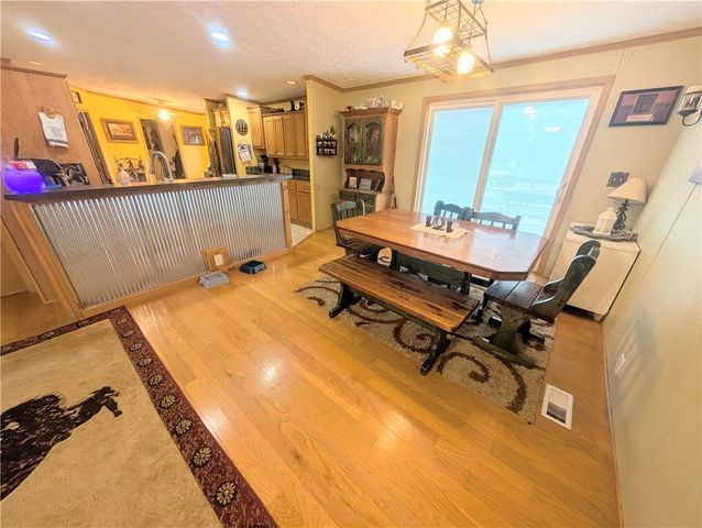 1013 2400th Street, Laharpe, KS 66751