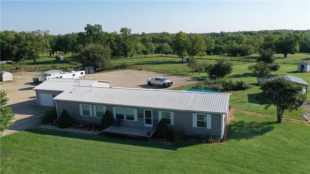 1013 2400th Street, Laharpe, KS 66751