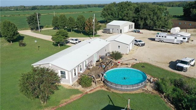 1013 2400th Street, Laharpe, KS 66751