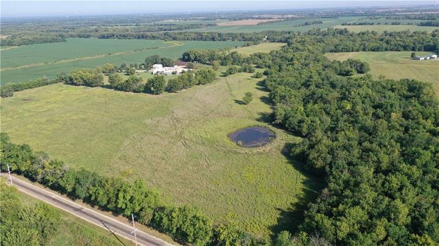 1013 2400th Street, Laharpe, KS 66751