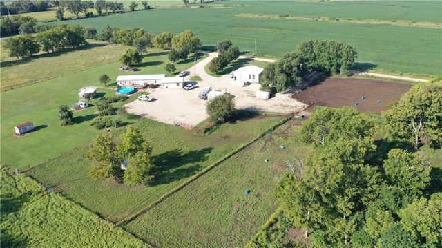 1013 2400th Street, Laharpe, KS 66751