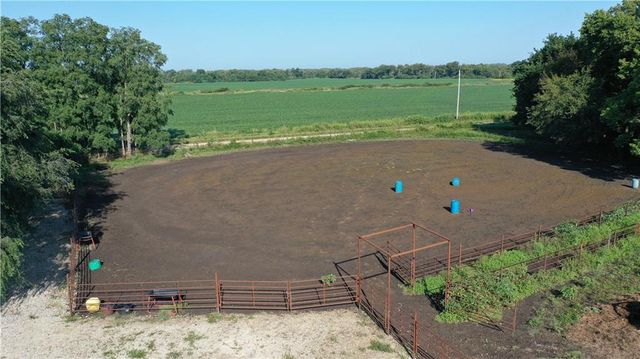 1013 2400th Street, Laharpe, KS 66751