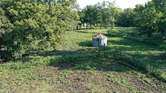 1013 2400th Street, Laharpe, KS 66751