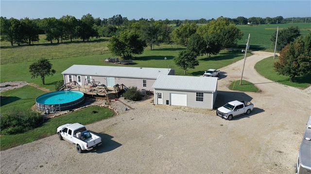 1013 2400th Street, Laharpe, KS 66751