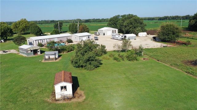 1013 2400th Street, Laharpe, KS 66751