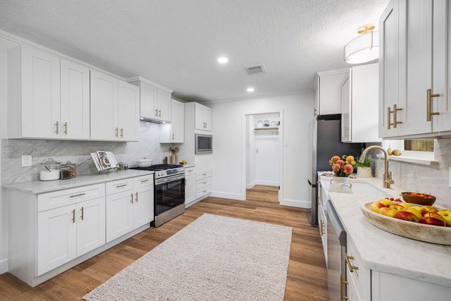 8713 Timberside Drive, Houston, TX 77025