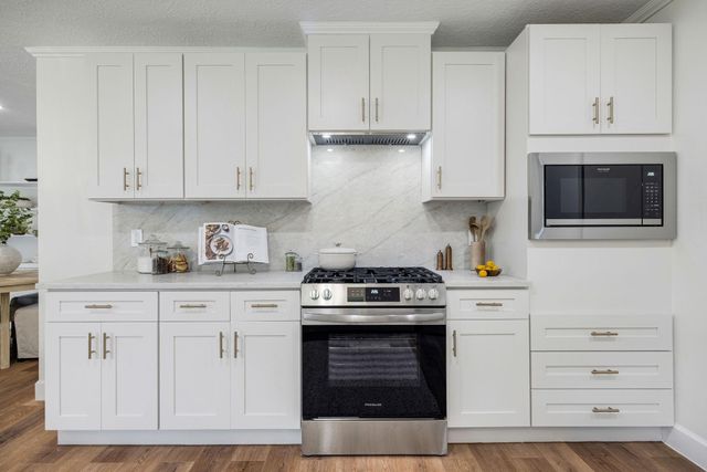8713 Timberside Drive, Houston, TX 77025
