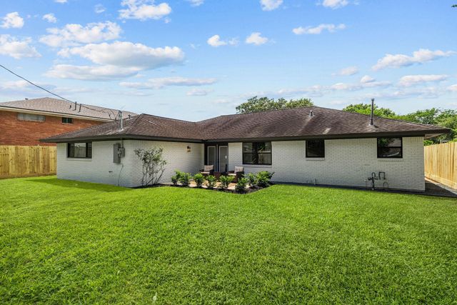 8713 Timberside Drive, Houston, TX 77025