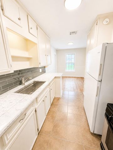 1007 Cowan Ave Avenue, Conroe, TX 77301