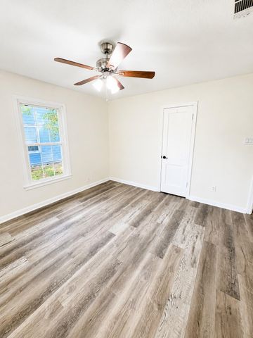1007 Cowan Ave Avenue, Conroe, TX 77301