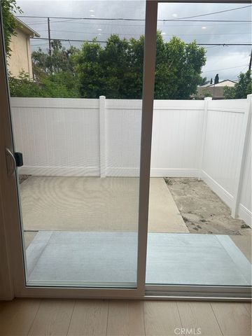 11052 Emelita Street, North Hollywood, CA 91601