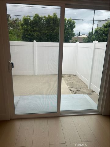 11052 Emelita Street, North Hollywood, CA 91601