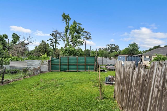 12893 Mcnair Street, Houston, TX 77015