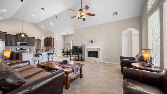 7935 Lake Commons Drive, Rosenberg, TX 77469