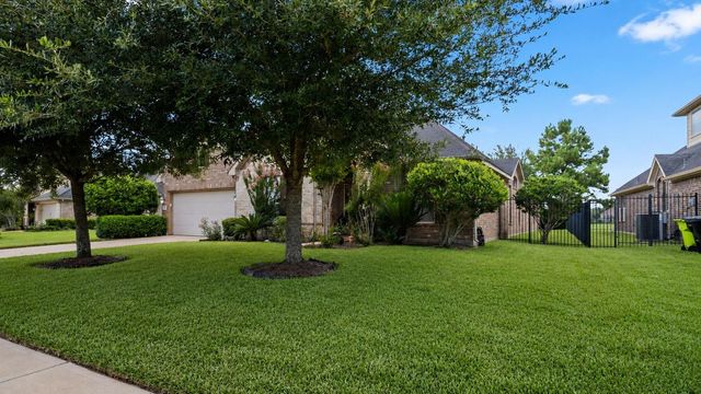 7935 Lake Commons Drive, Rosenberg, TX 77469