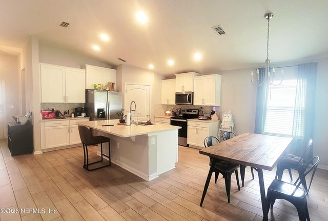 7882 ISLAND FOX Road, Jacksonville, FL 32222